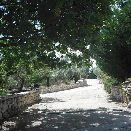 Kyknos * Meganisi